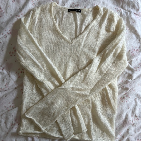Brandy Melville Cream White Wool Blend Long Sleeve Sweater Top - Picture 2 of 5